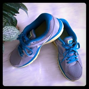 NIKE Dual Fusion Running Shoes